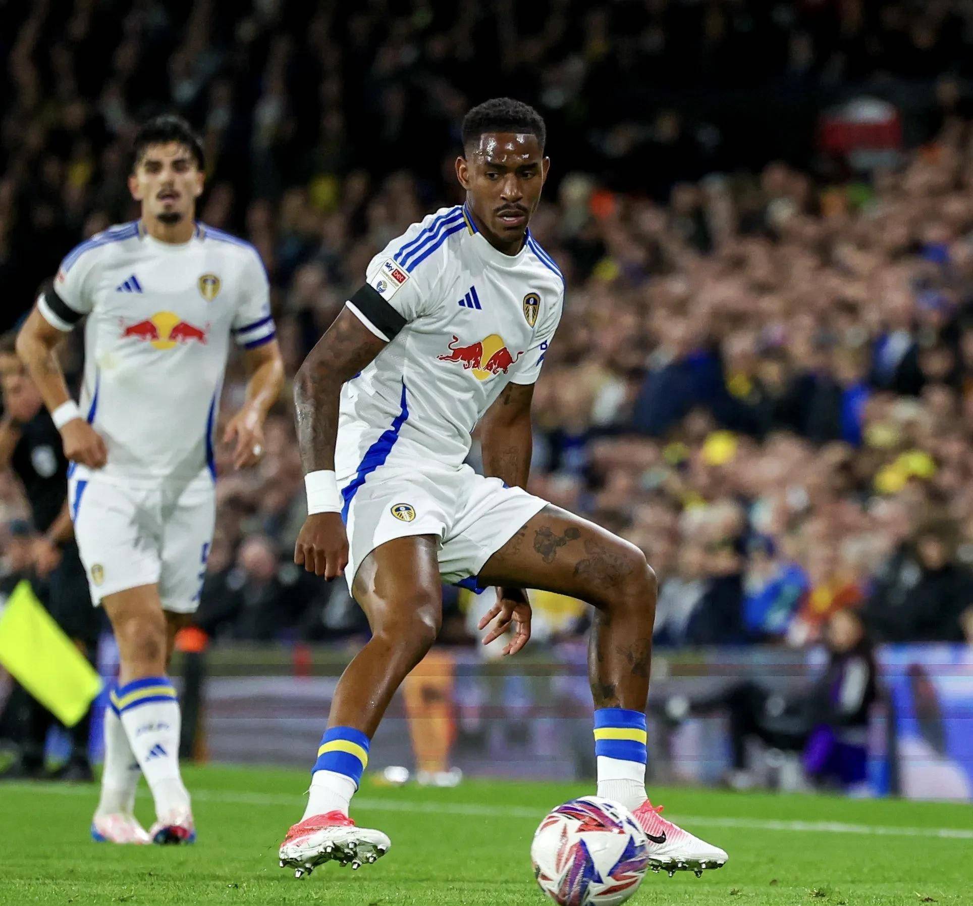 利兹联主场平局表现出色斥资阵容，气势如虹