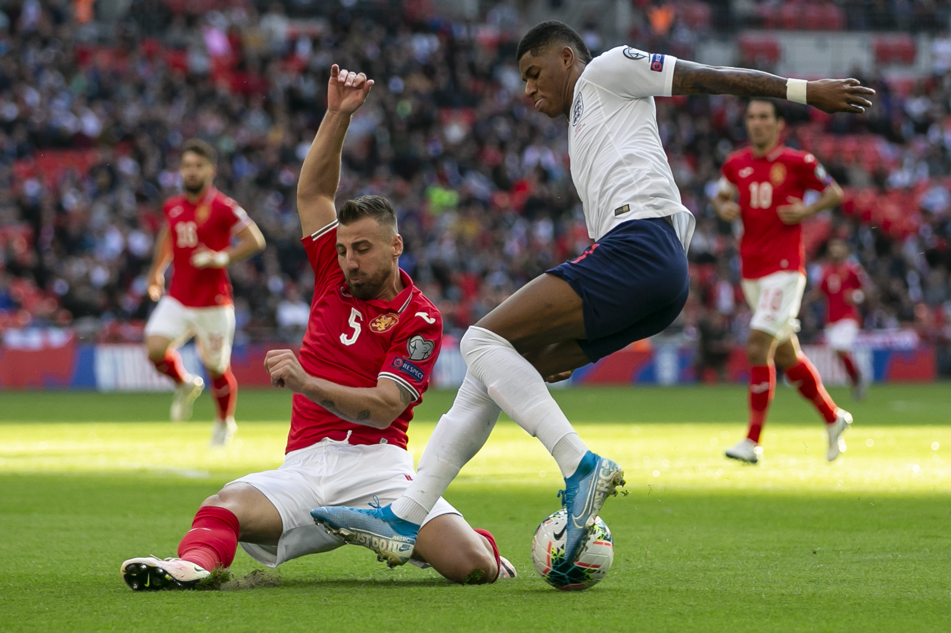 保加利亚胜英格兰，出线形势逐渐明朗，战绩斐然